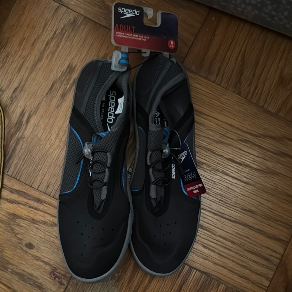 Speedo water shoes 7-8
